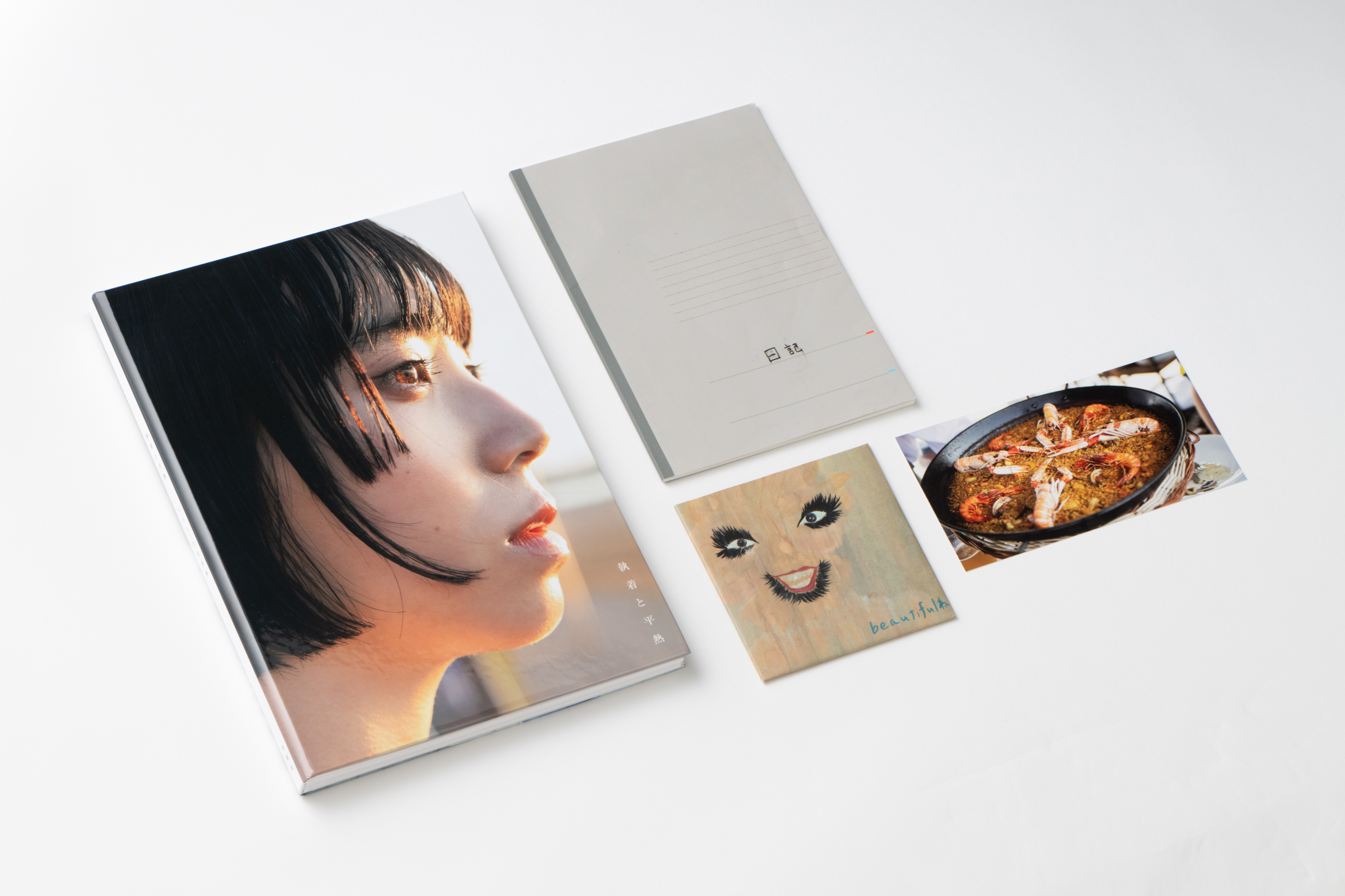 アユニ・D初の撮り下ろし写真集『執着』『平熱』、豪華版写真集